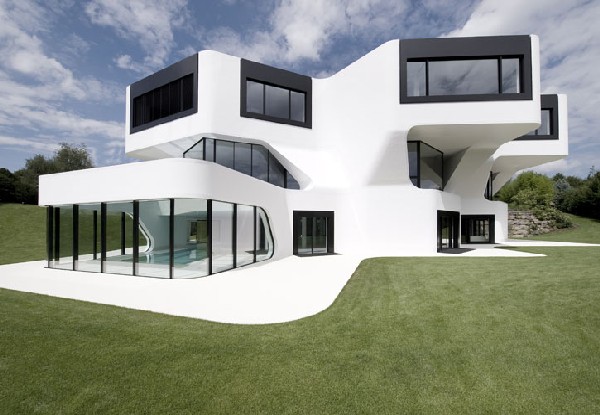 white-and-black-futuristic-house-design.jpg
