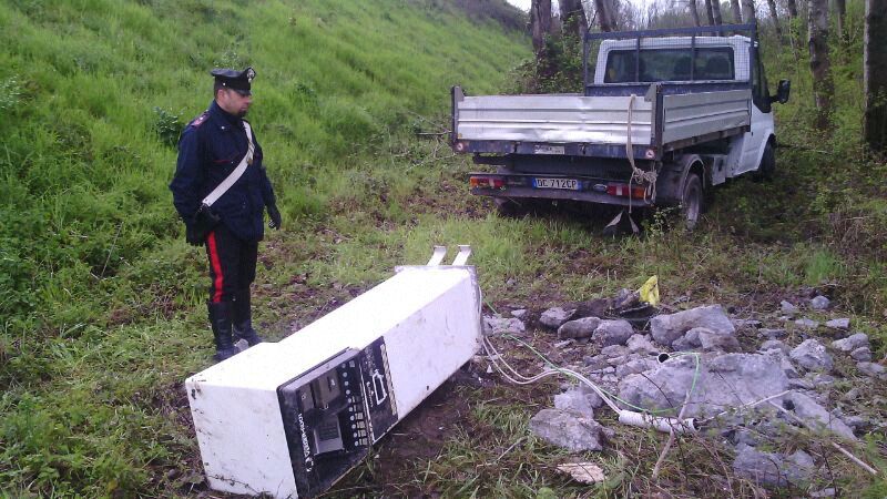 Il distributore sradicato