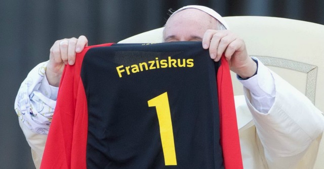 papa-francesco-maglia-germania.jpg