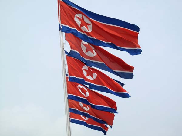 Bandiere della Corea del Nord al vento