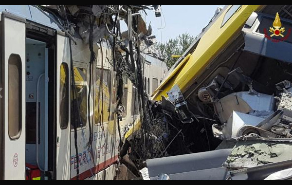 Il disastro ferroviario in Puglia