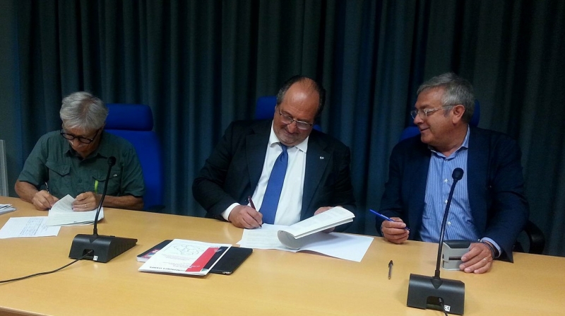 Al centro il Sottosegretario d'Abruzzo Mario Mazzocca