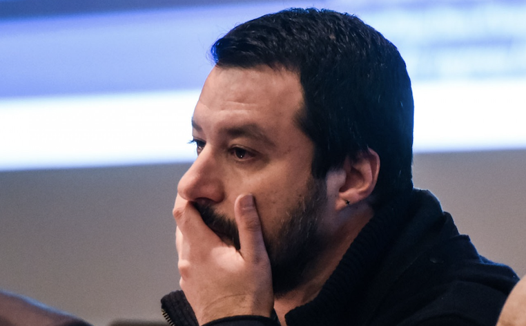 2019-07-14-Salvini…piu-si-tira-su-e-piu-scivola-giu.png