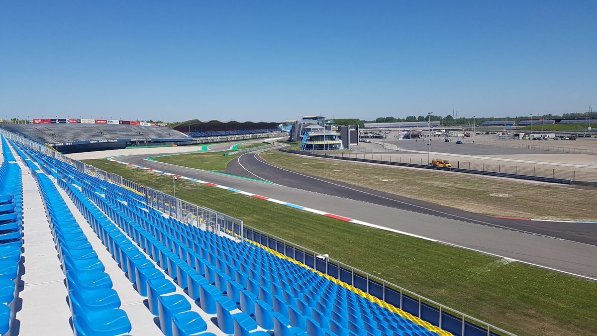 La frenata della curva 16 (foto: TT Assen Circuit Twitter)
