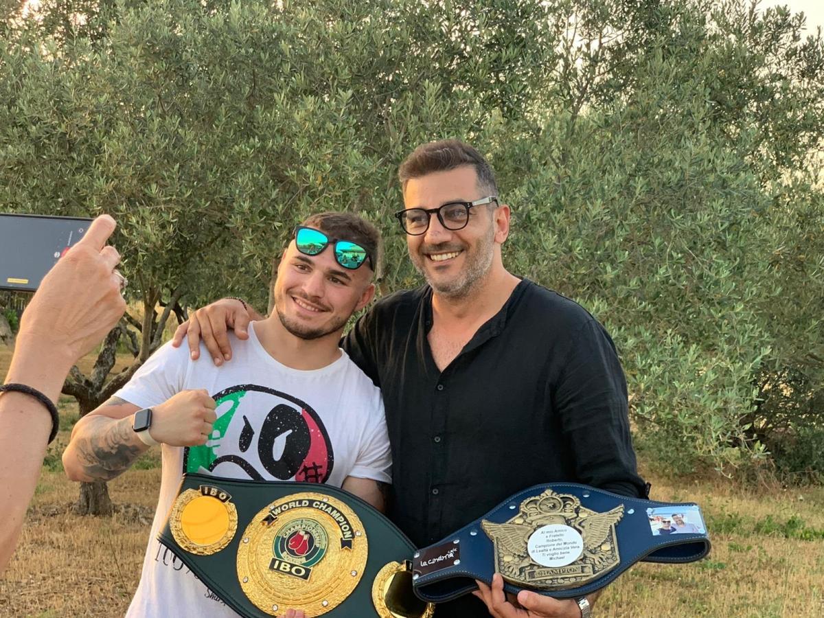 L’imprenditore Massarone, con la sua catena di caffetterie, Le Cinéma Café, da anni supporta il campione Magnesi in qualità di main sponsor