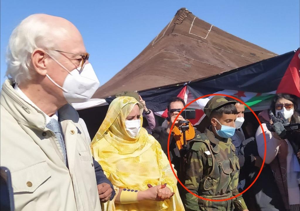 Un bimbo soldato del Polisario alla presenza di Staffan de Mistura nei campi del Polisario in Algeria 