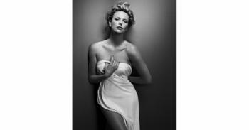 01_Charlize_31-2-f11-bw_140x180-Charlize-Theron-I-NY-2008.jpg