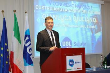 Giuliano-parla-al-Congresso-Nazionale-UGL-Salute-T5yV1D.jpg