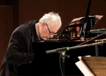 Il-pianista-e-compositore-Claudio-Angeleri-copia.jpg