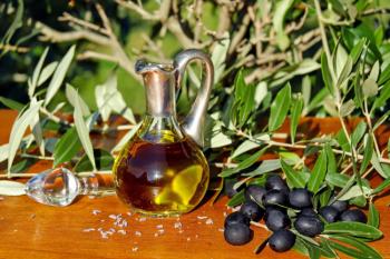olive-oil-gbbd5bd4cf_1920.jpg