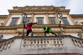 Peter-Pan-e-Capitan-Uncino-alla-Reggia-di-Monza-©-Maurizio-Anderlini.JPG