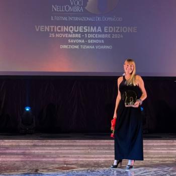 XXV-Festival-Voci-nellOmbra-2024_Elena-Andreoli-_-Premio-Programmi-televisivi-e-dinformazione-@Rosanna-Ponsano-(3).jpg