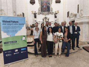 Foto-mostra-“Visioni-Future,-dai-sogni-alla-realtà”-FzVUvj.jpg