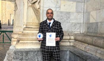 Giuseppe-Cossentino-Premio-Le--Eccellenze-del-Made-in-Italy-al-Sud-2-(2).jpg