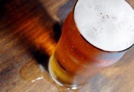 Immagine che contiene bevanda, bevanda alcolica, Bicchieri, bicchiere di birra

Descrizione generata automaticamente
